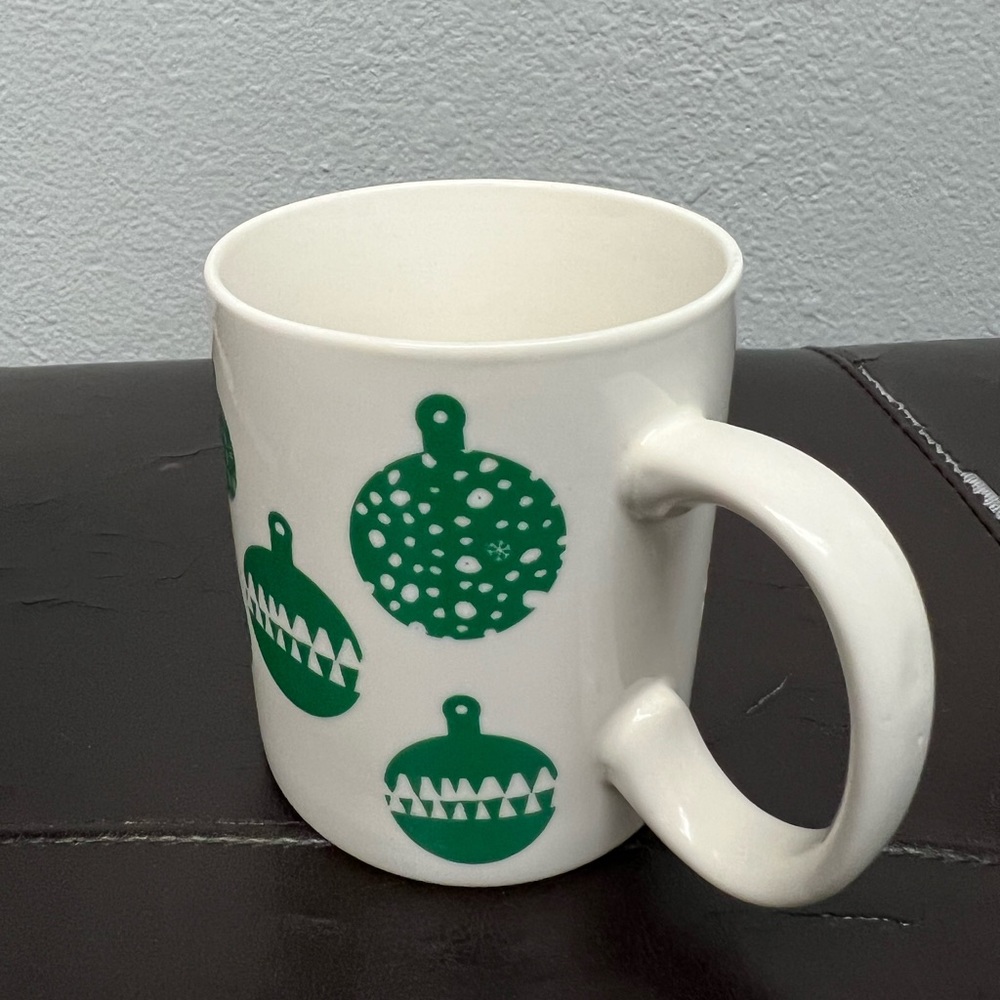 Nwt 2 Starbucks Mug Cup Christmas Holiday 2016 12 oz Green White Ornaments.